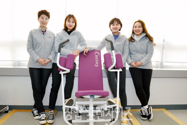 커브스 교육기획팀 좌로부터 서은영 차장, 박미래 사원, 김효경 대리, 신상민 대리 ⓒ 사진 김효진 기자