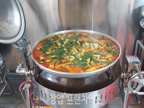 사골먹은 감자탕 (주)비에프리테일 ⓒ 사진 업체 제공