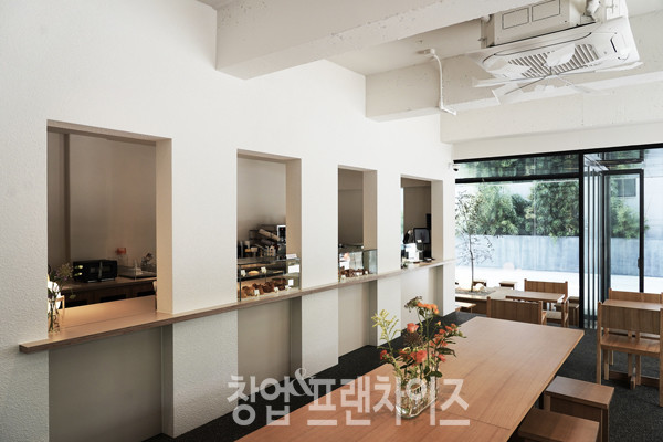 컴컴베이커리카페 ⓒ 사진 이현석 팀장