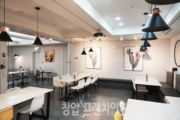 컴컴베이커리카페 ⓒ 사진 이현석 팀장