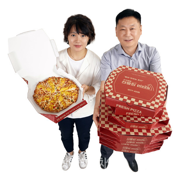 (주)더온에프앤비 자가제빵선명희피자 천정효·선명희 대표 ⓒ 사진 이현석 팀장