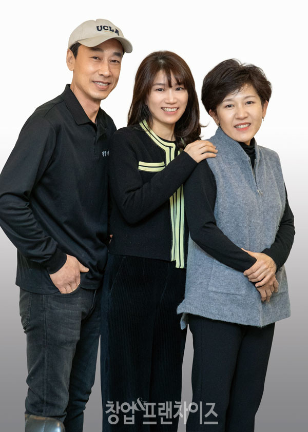짬뽕지존 강남구청점 이현석·이주현·임혜정 점주 ⓒ 사진 유흥선 기자