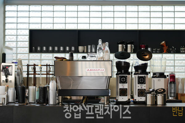 헬무트커피 ⓒ. 사진 이현석 팀장, 업체 제공