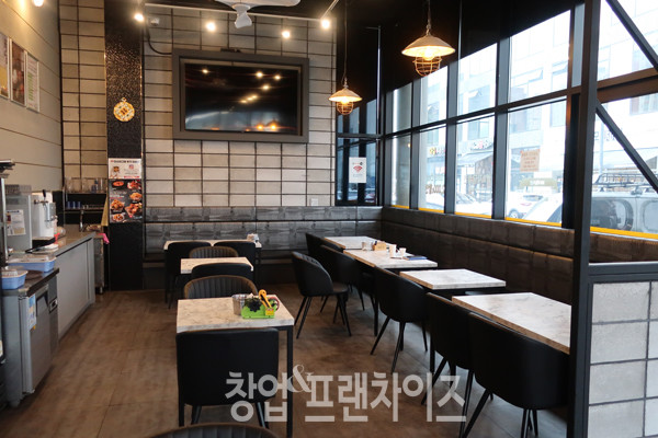 자담치킨 ⓒ 사진 업체 제공