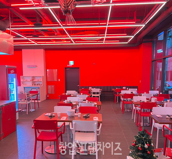 (주)로보아르테 롸버트치킨 ⓒ 사진 업체 제공