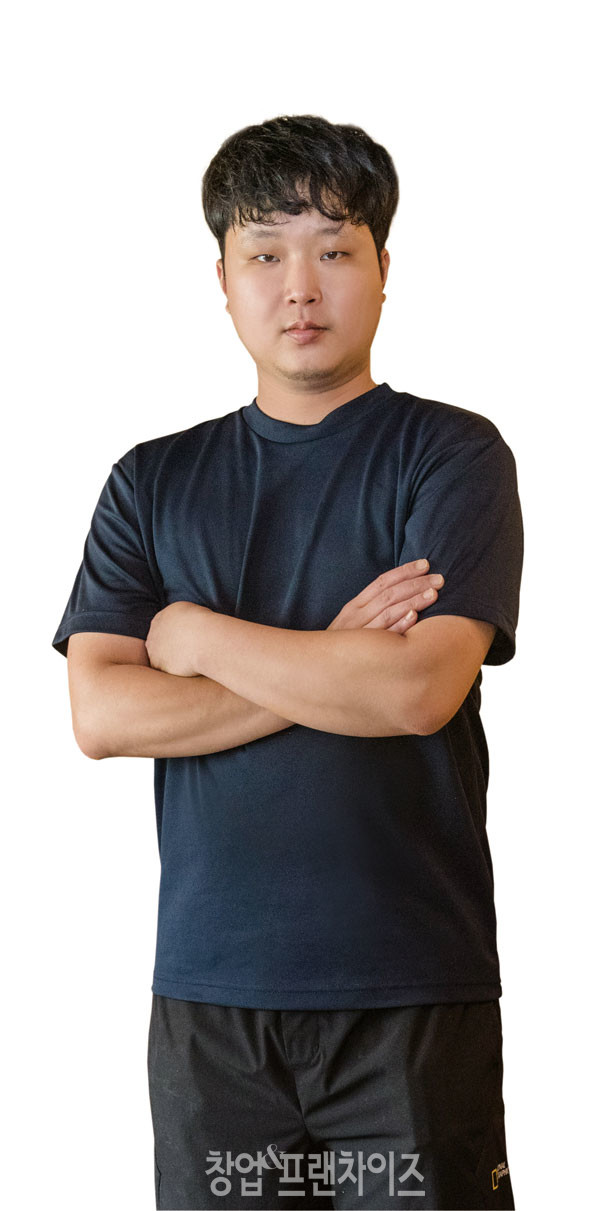 고래감자탕 신포점 최종휘 점주 ⓒ 사진 윤정원 기자