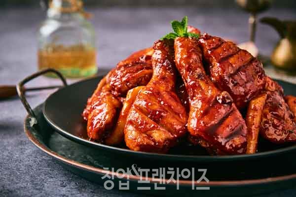 기영이숯불두마리치킨 수원인계점 ⓒ 사진 김지원 기자, 업체 제공