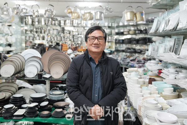 풍년종합주방기물상사 신동수 대표 ⓒ 사진 이현석 팀장