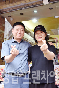 자가제빵선명희피자 천정효·선명희 대표 ⓒ 사진 황윤선 기자, 자료제공 ㈜더온에프앤비