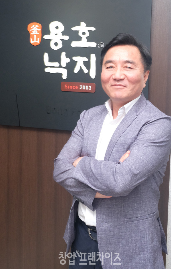 용호洞낙지 김재익 대표  ⓒ 사진 황윤선 기자