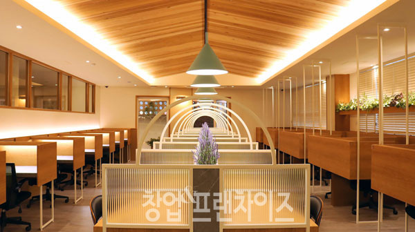 봄날의 서재 ⓒ 사진 업체제공