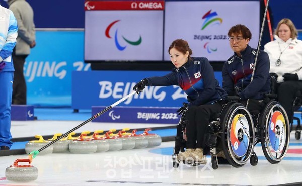 2022 베이징 동계패럴림픽 컬링 경기 모습 [사진=피자마루]