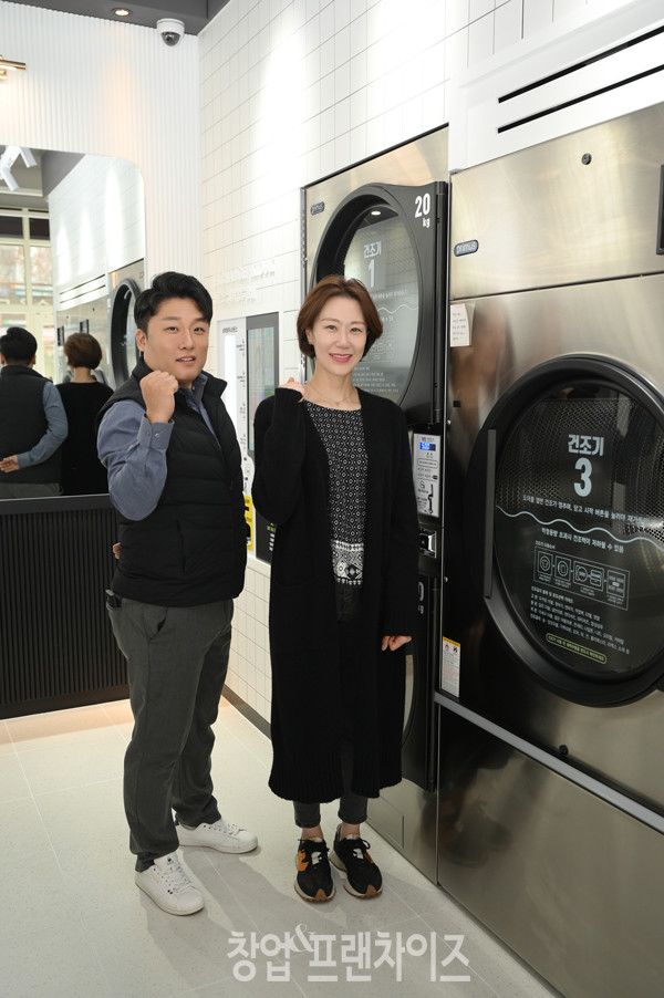 탑워시케어 강변점 김민주 점주, 김재영 과장  ⓒ  사진 이원기 기자